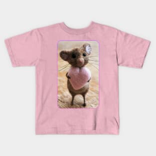 Love Bug Mouse holding Heart Kids T-Shirt